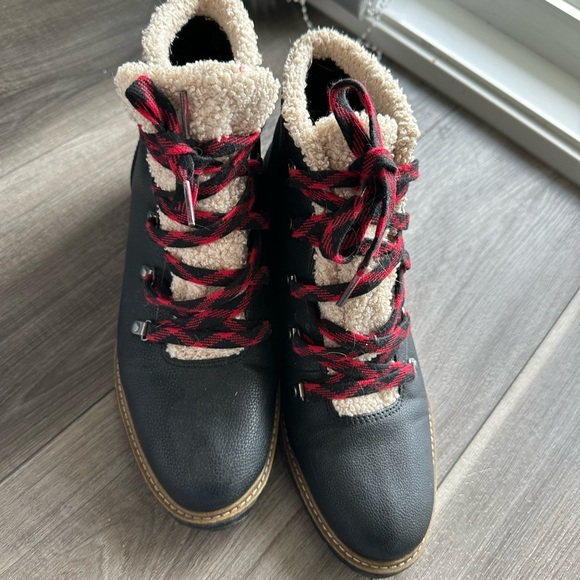 Dr Scholls BE ENERGIZED FOAM Technology Women's Black and Red Lace-Up Boots - Picture 4 of 13